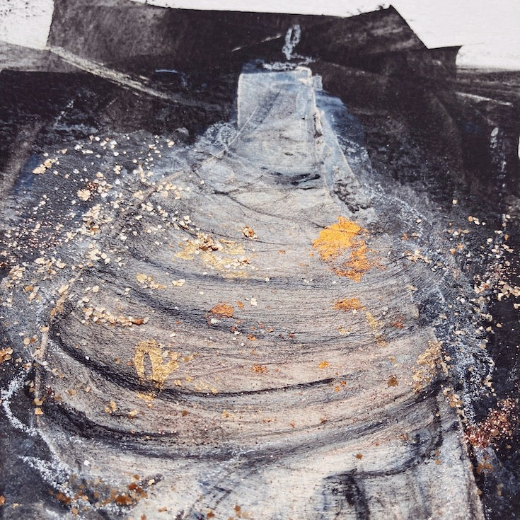 Chrysalide, Chrysalis, mixed media art, painting, gold, golden leaves, butterfly, papillon, black and white, Sacred art, wiccan art, witch art, totem, Edemota, Edwidge De Mota